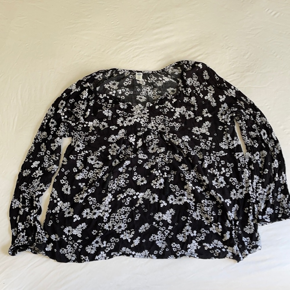Old Navy XXL black swing daisy long sleeve top